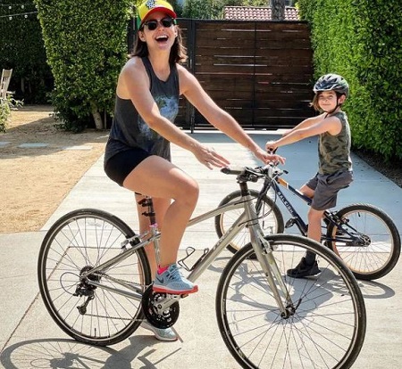 Eloisa Maturen has an estimated net worth of around $3 million.