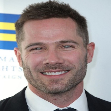 Luke Macfarlane