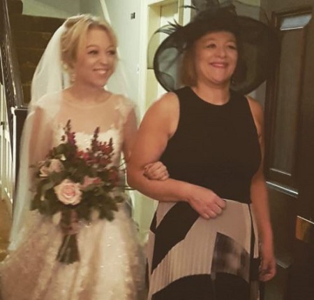 Bee Tucker (left) with her mother.