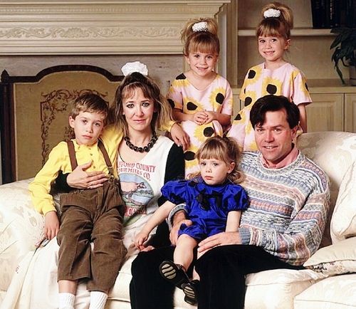 Jarnette Olsen and David Olsen along with all of their children