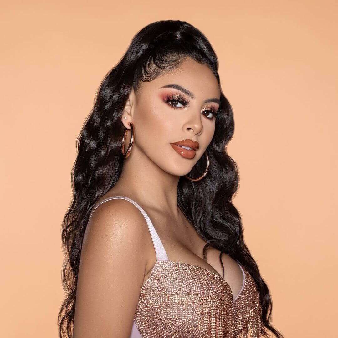 Alondra Dessy posing for a photoshoot