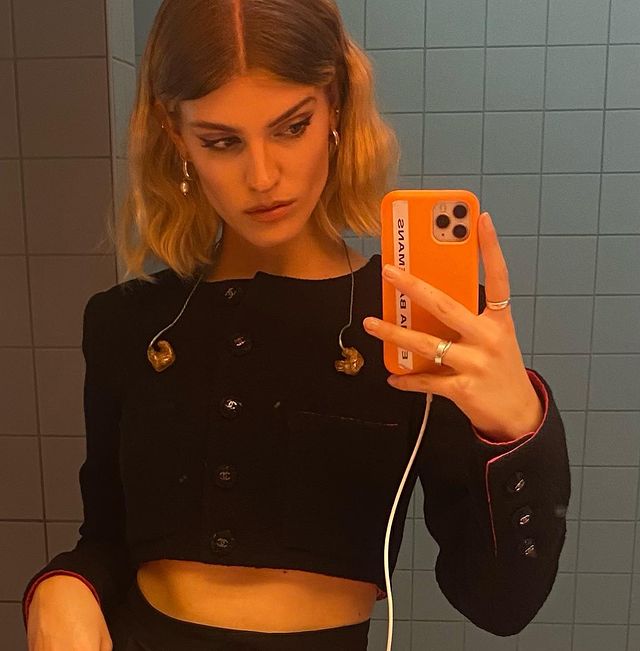 Emmeline Bale taking mirror selfie