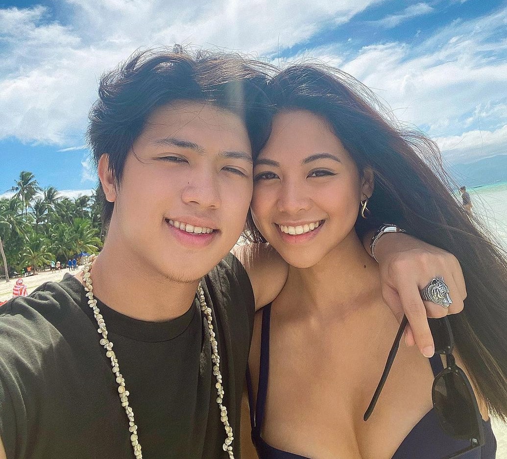 Ranz Kyle with his girlfriend Melissa Grande taking selfie