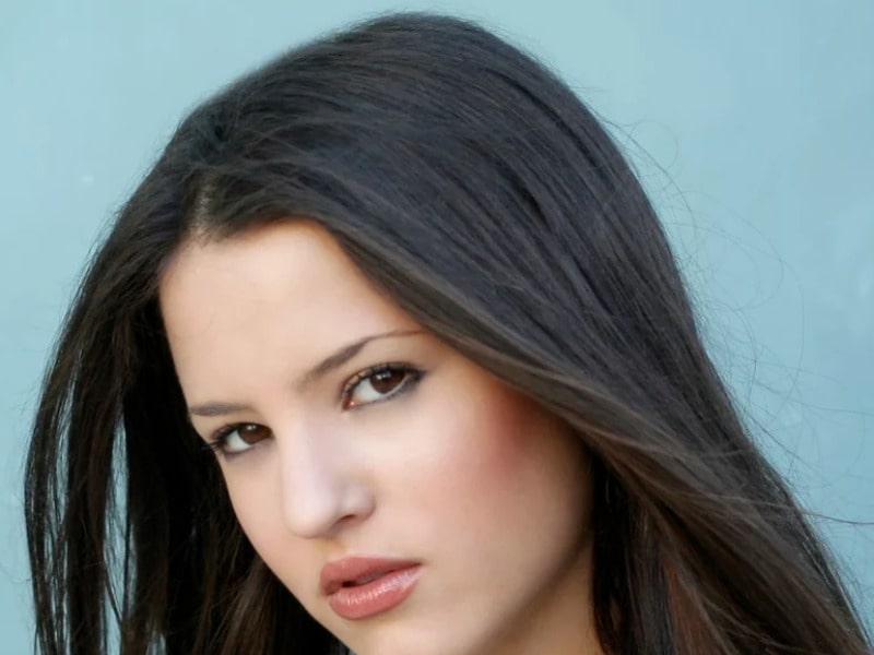 Natasha Slayton was captured in her side look with a straight black hair