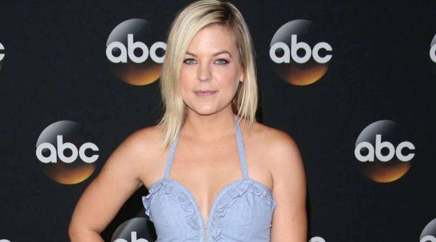 Picture of Kristen Storms during thr premier of her show General House