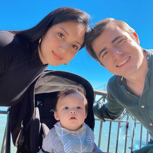 Picture of Roxanne Barcelo and Jiggs with their child