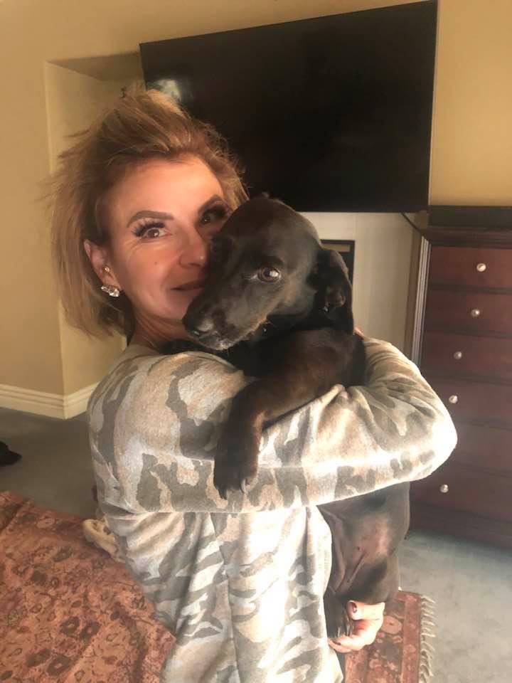 Picture of Elizabeth Theroux and her pet Limbo