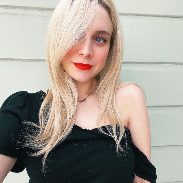 Picture of Alessandra Torresani wearing black dress