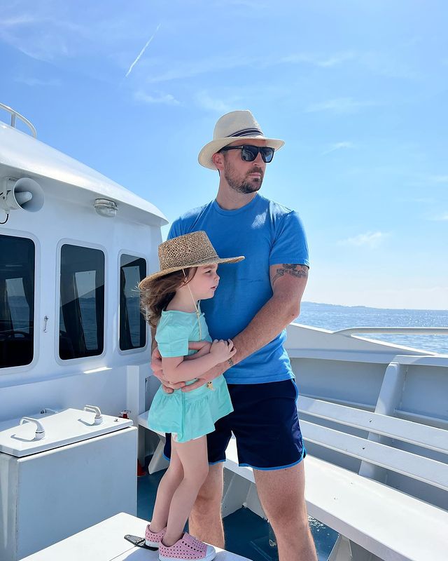 Picture of Manuela Arbelaez's husband Matthew Doherty and her child Matilda Margaret 