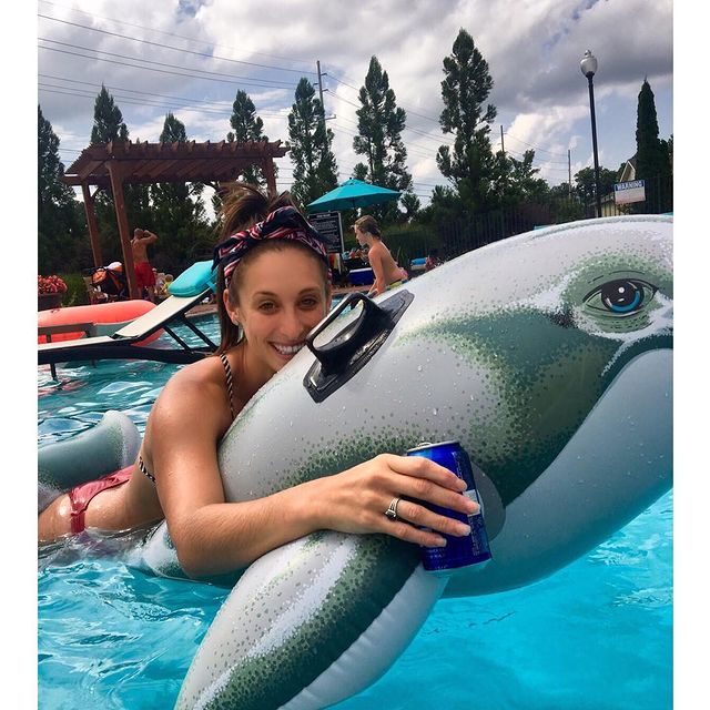 aylor Tannebaum spending her leisure time in the pool