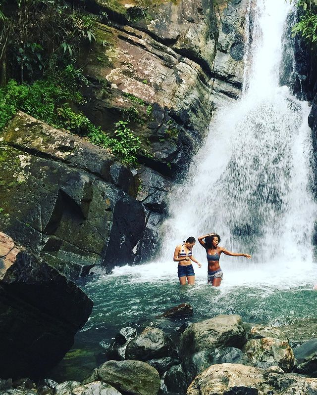 Picture of Kristen Ariza an her friend 