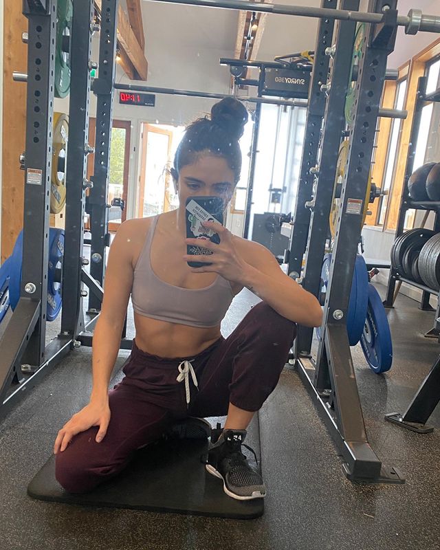 Arienne Mandii doing her daily workou