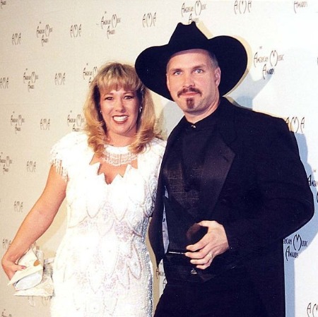 Garth Brooks with his former wife Sandy Mahl.