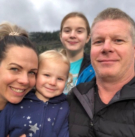 Rylea  Nevaeh Whittet with her parents Jason Whittet and Sarah Whittett and sister.