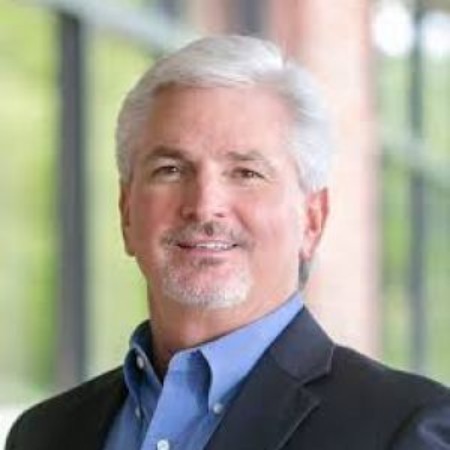 The picture of Hilary Farr's ex-husband Gordon Farr.